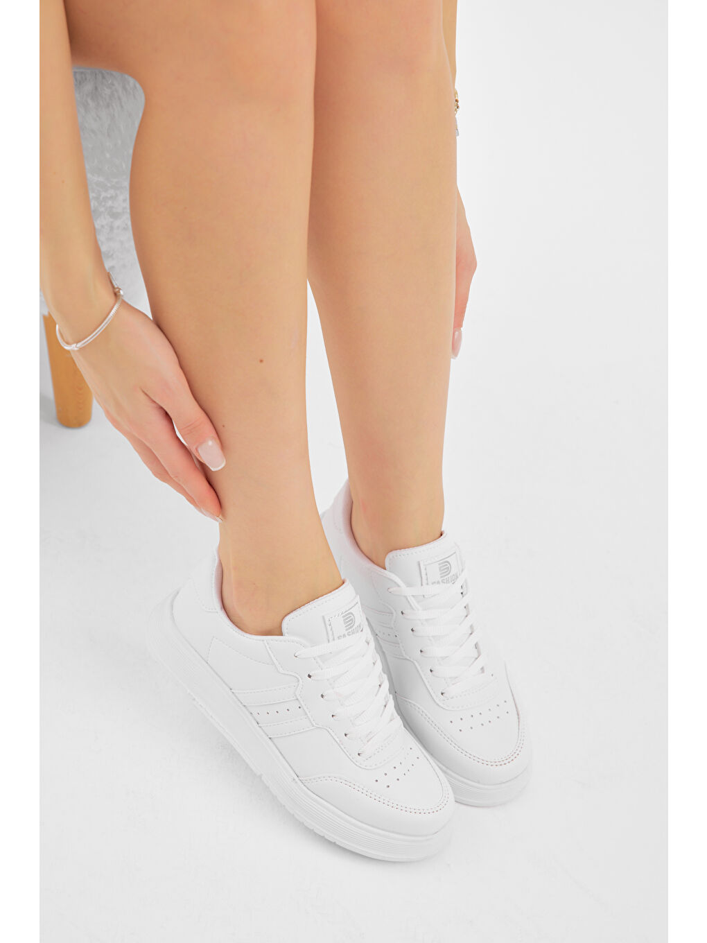 Unisex Beyaz Kalın Faylon Hafif Taban Şeritli Bağcıklı Spor Ayakkabı