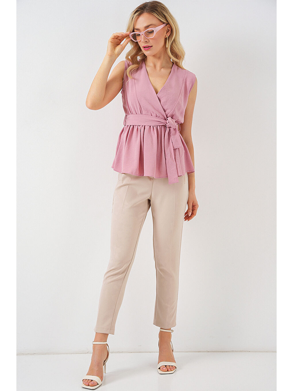 Pembe Kadın Kruvaze Yaka Kolsuz Bluz 966 - Pudra-1