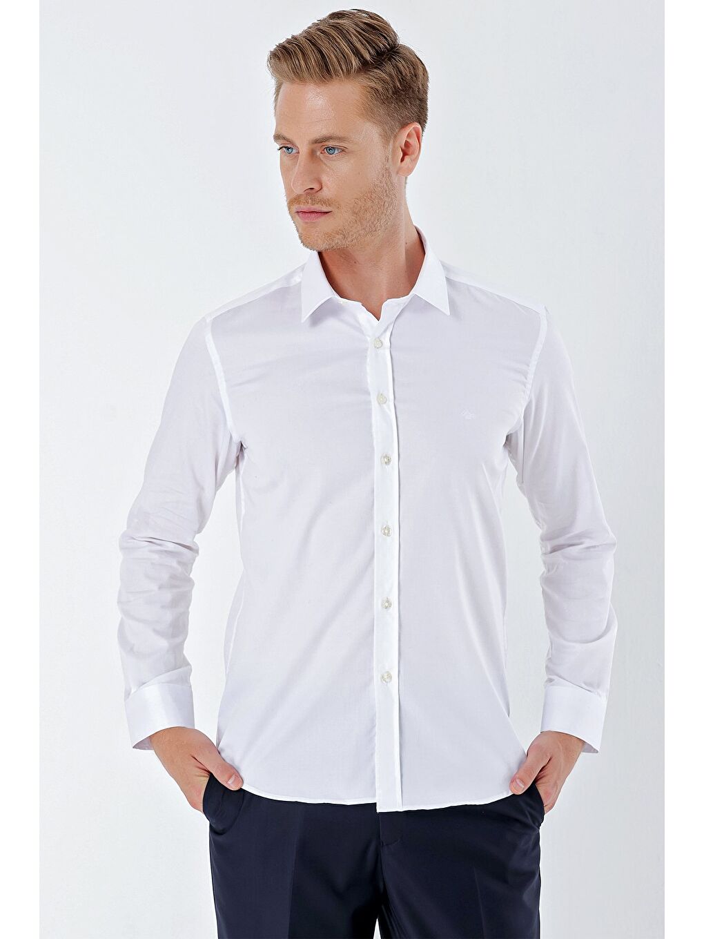 Beyaz Uzun Kollu Sert Yaka Cepsiz %100 Pamuk Klasik Slim Fit Dar Kesim Gömlek 1004230324-1