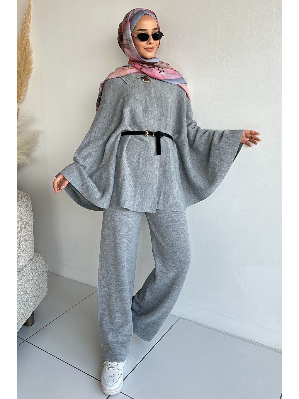 Gri Gülseli Kadın Gold Düğmeli Kemer Detaylı Triko Panço Pantolon Tesettür İkili Takım-2