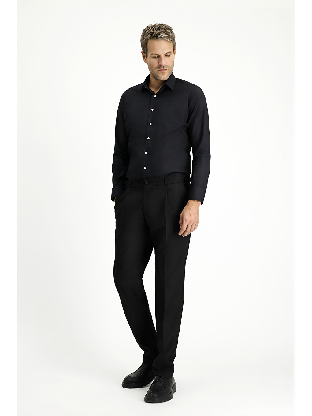 Siyah Slim Fit Dar Kesim Elastanlı Pileli Klasik Kumaş Pantolon-1