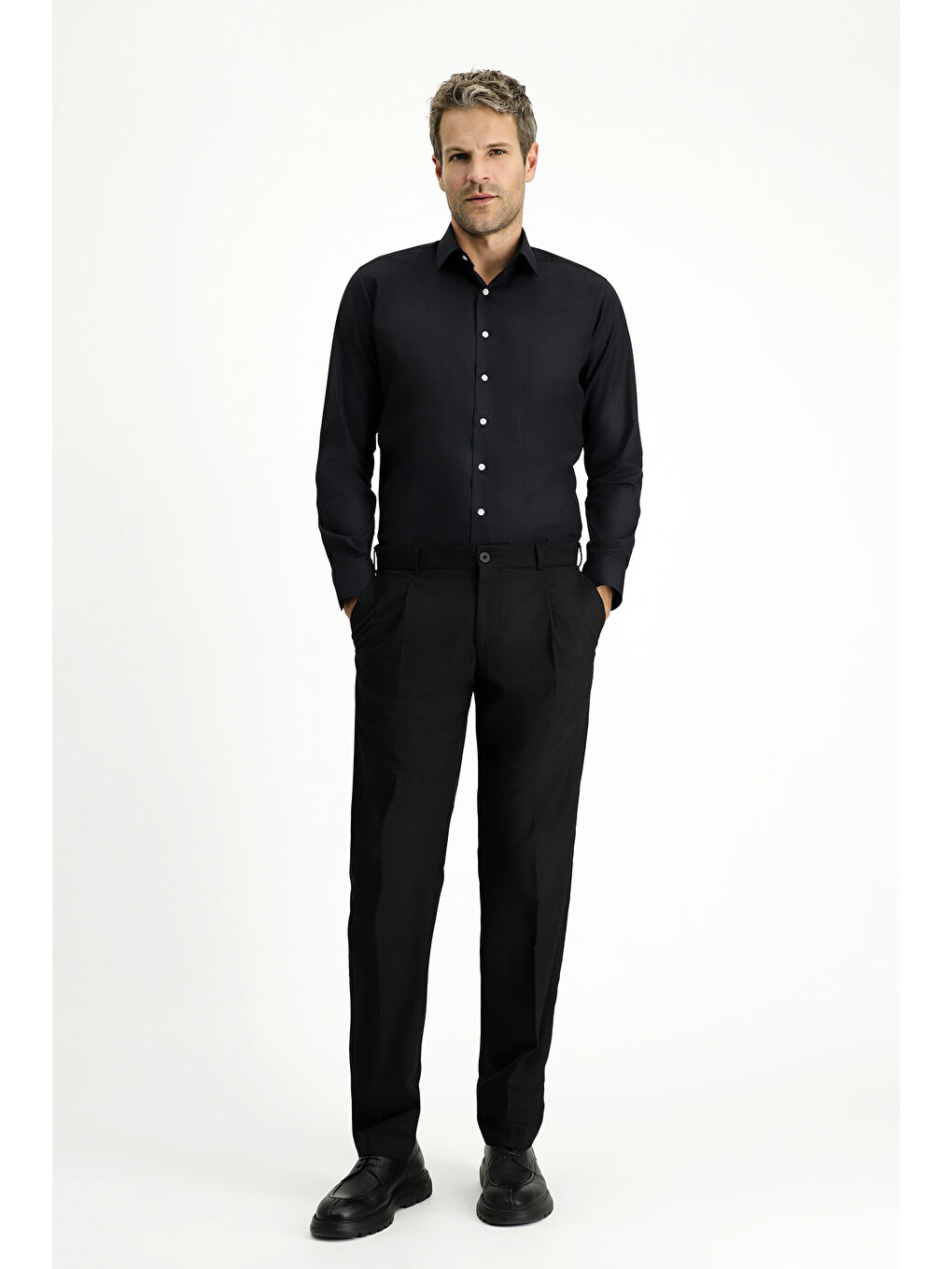 Siyah Elastanlı Pileli Klasik Kumaş Pantolon