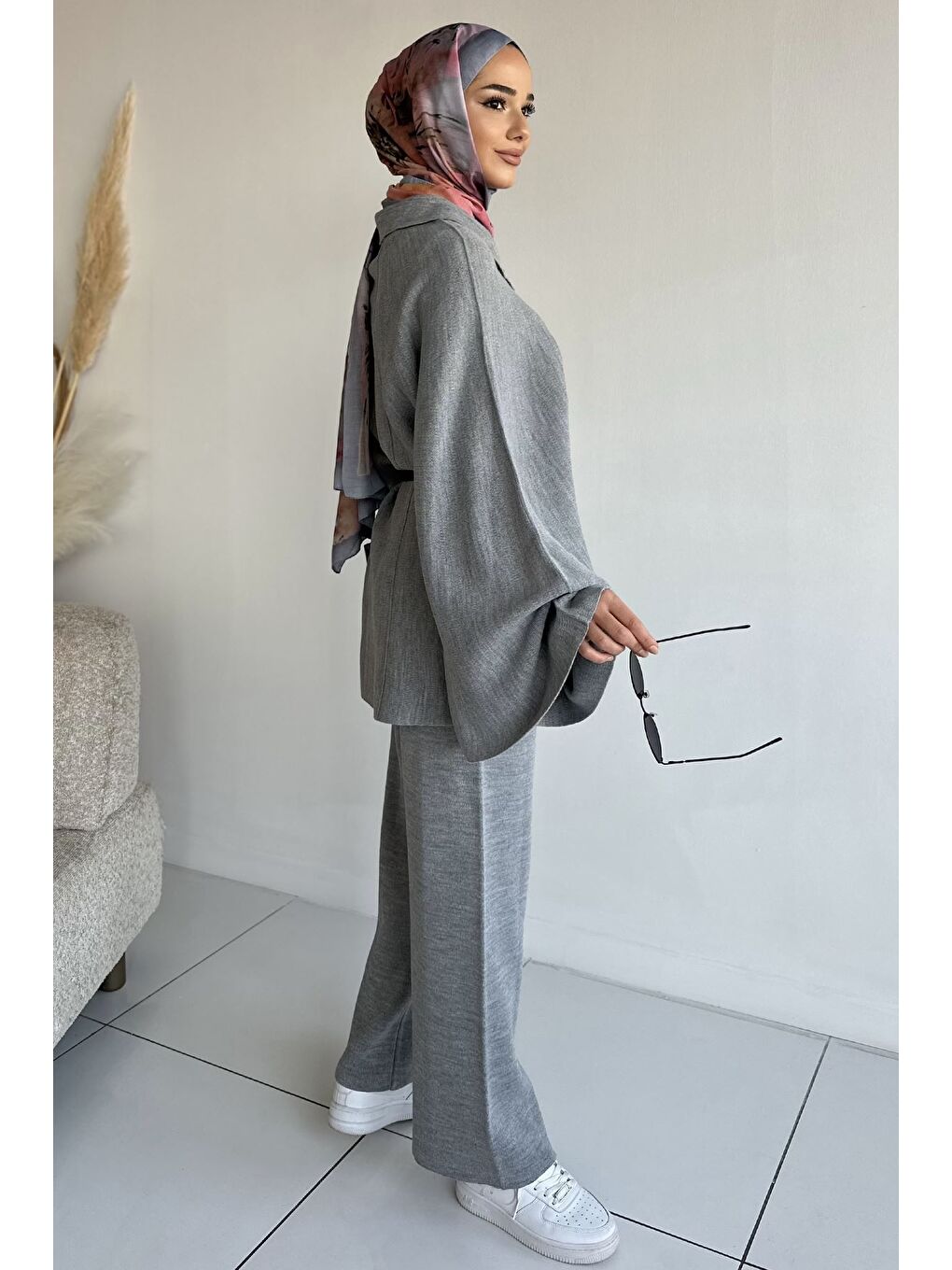 Gri Gülseli Kadın Gold Düğmeli Kemer Detaylı Triko Panço Pantolon Tesettür İkili Takım-5