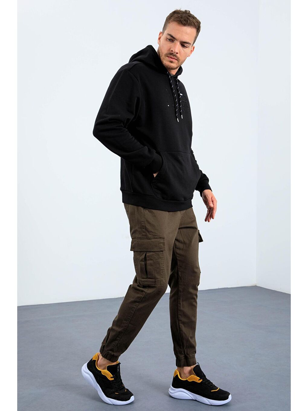 Siyah Yazı Nakışlı Standart Kalıp Kapüşonlu Erkek Sweatshirt - 87838-3