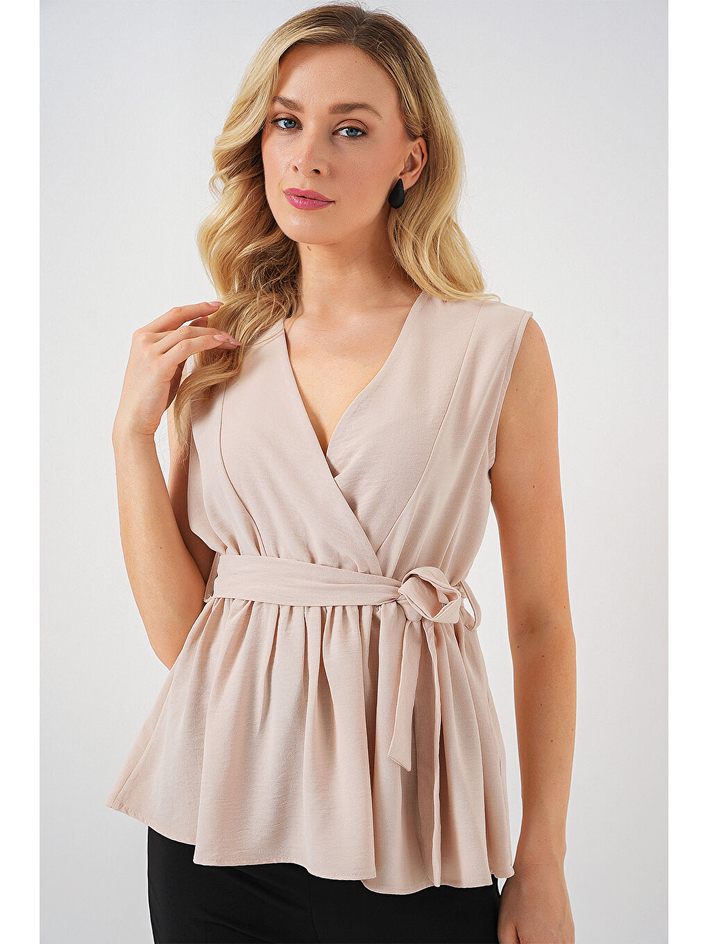 Ekru Kadın Kruvaze Yaka Kolsuz Bluz 966 - Krem-3