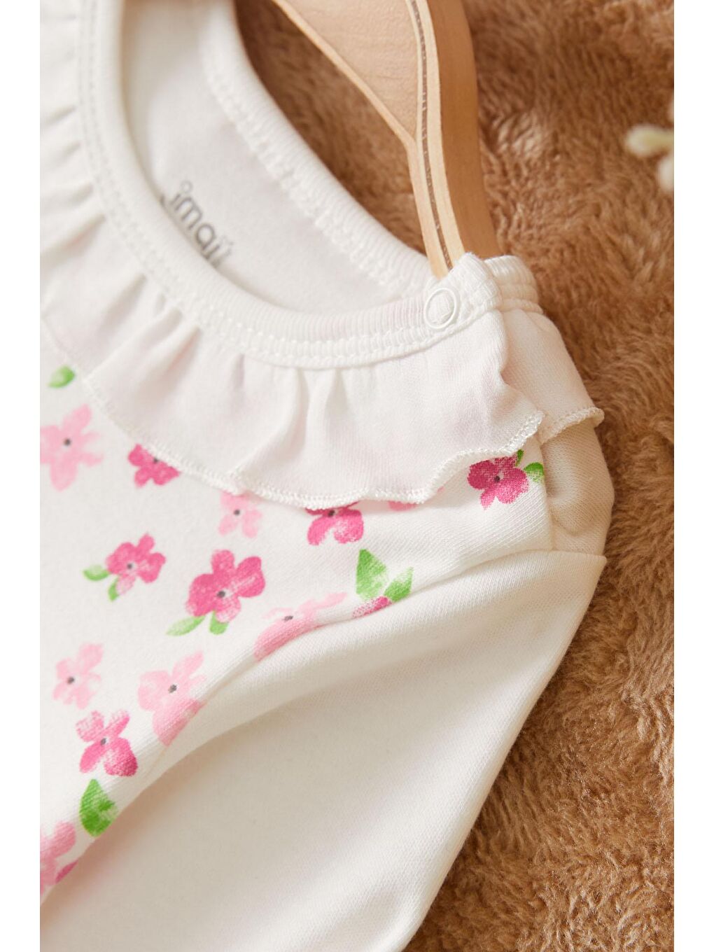 Beyaz Çiçek Baskılı Çıtçıtlı Badili Şapkalı Kız Bebek 3lü Takım 17455-2