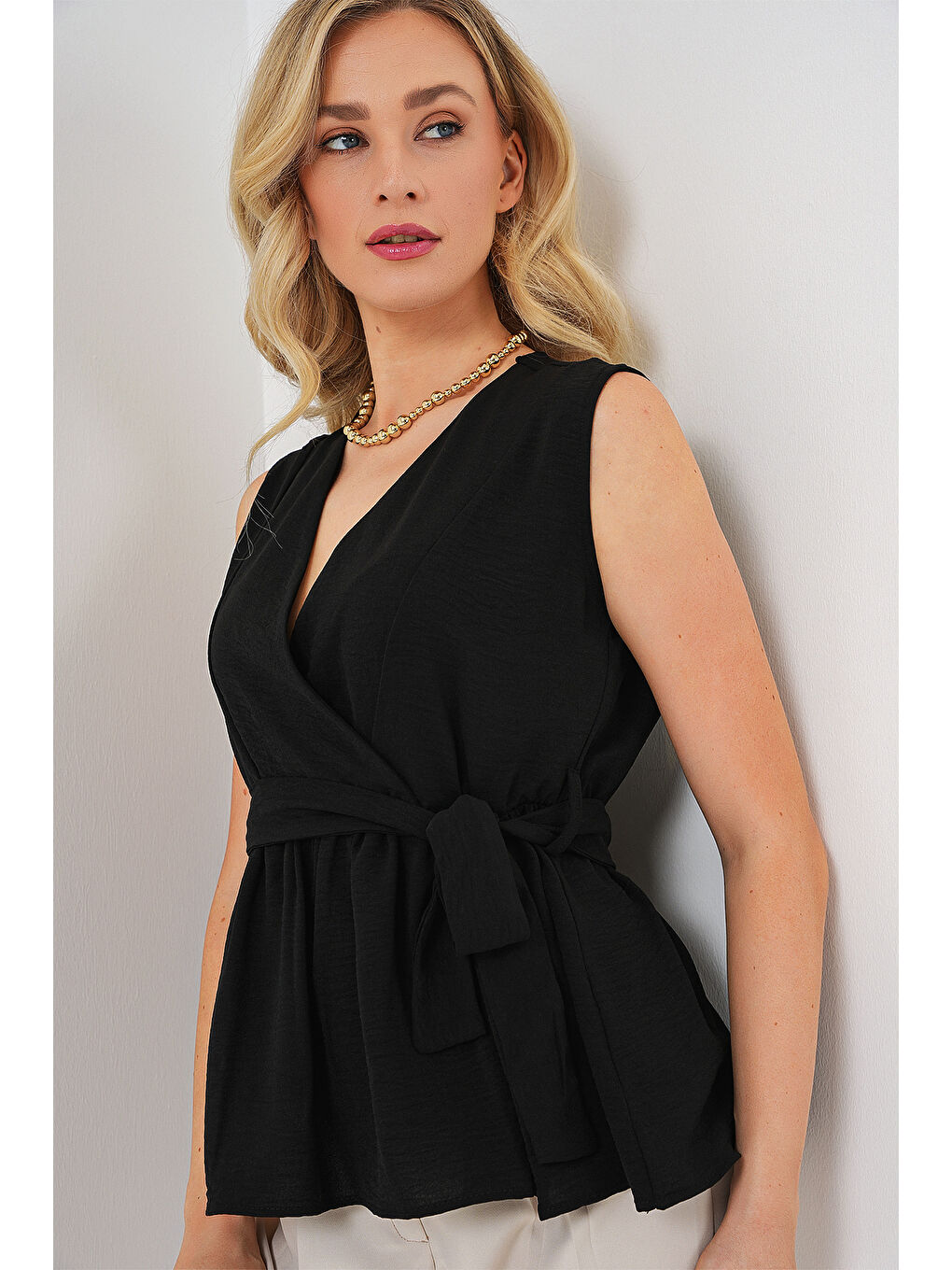 Kadın Kruvaze Yaka Kolsuz Bluz 966 - Siyah-2