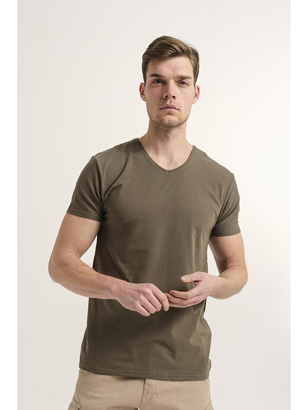Haki V Yaka Slim Fit Basic Erkek Tişört
