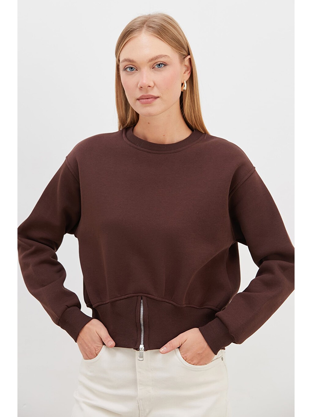 Kahverengi 3 İplik Eteği Fermuarlı Bisiklet Yaka Crop Sweatshirt-1