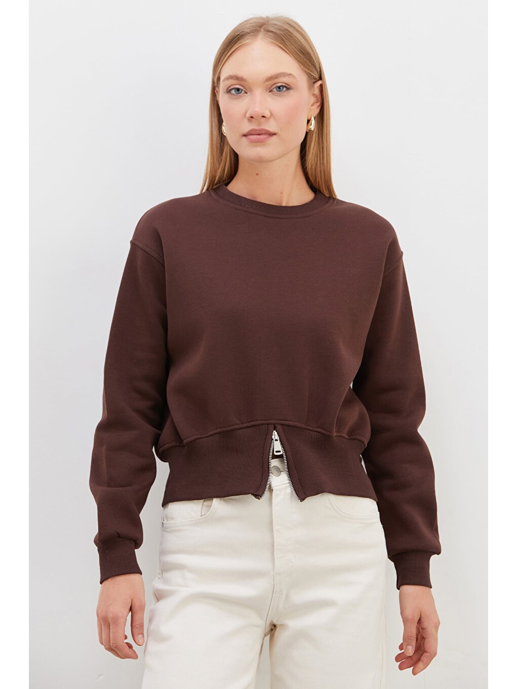 Kahverengi 3 İplik Eteği Fermuarlı Bisiklet Yaka Crop Sweatshirt-4