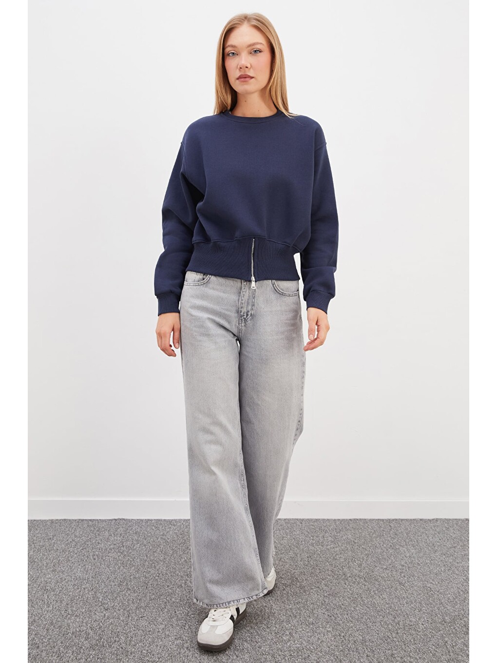 Lacivert 3 İplik Eteği Fermuarlı Bisiklet Yaka Crop Sweatshirt-2