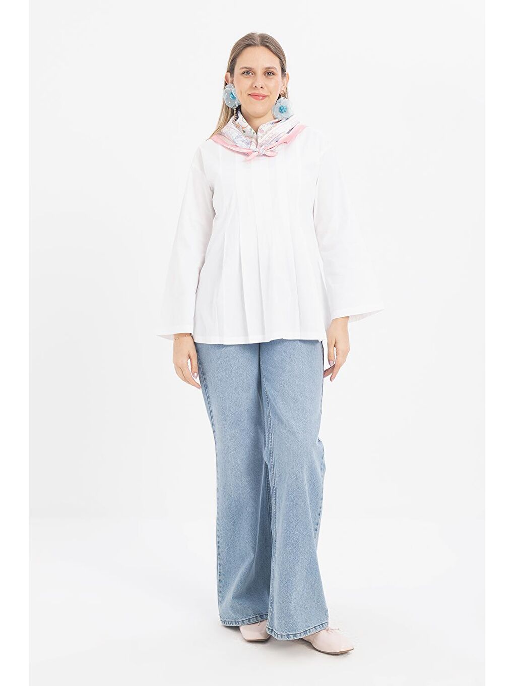 Beyaz-Pileli Gizli Fermuarlı Elastanlı Bluz-1