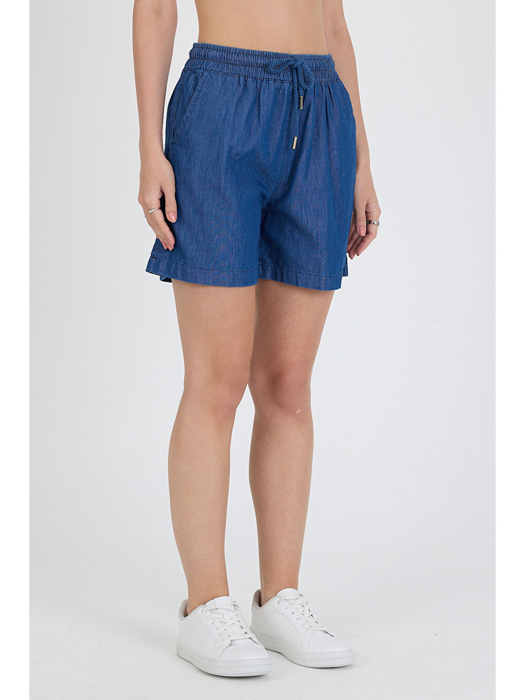 Mavi Cepli Yazlık Jean Kadın Şort 1461-2