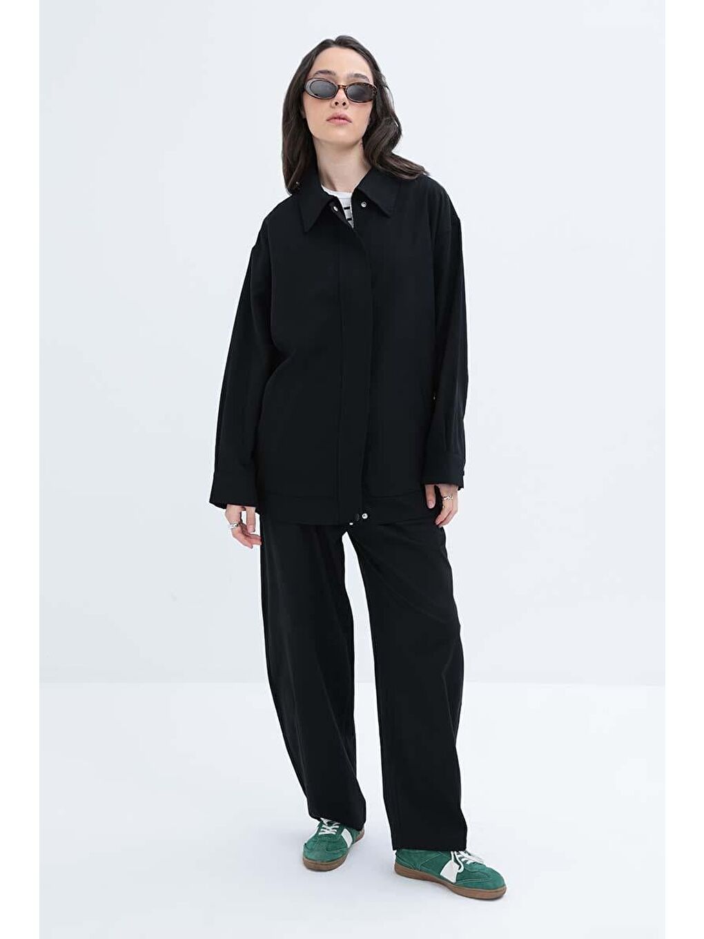 Siyah-Etek Ucu Lastikli Fermuarlı Ceket-1