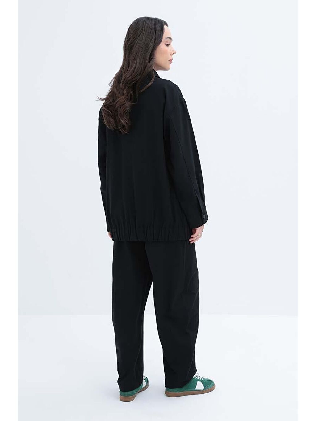 Siyah-Etek Ucu Lastikli Fermuarlı Ceket-3