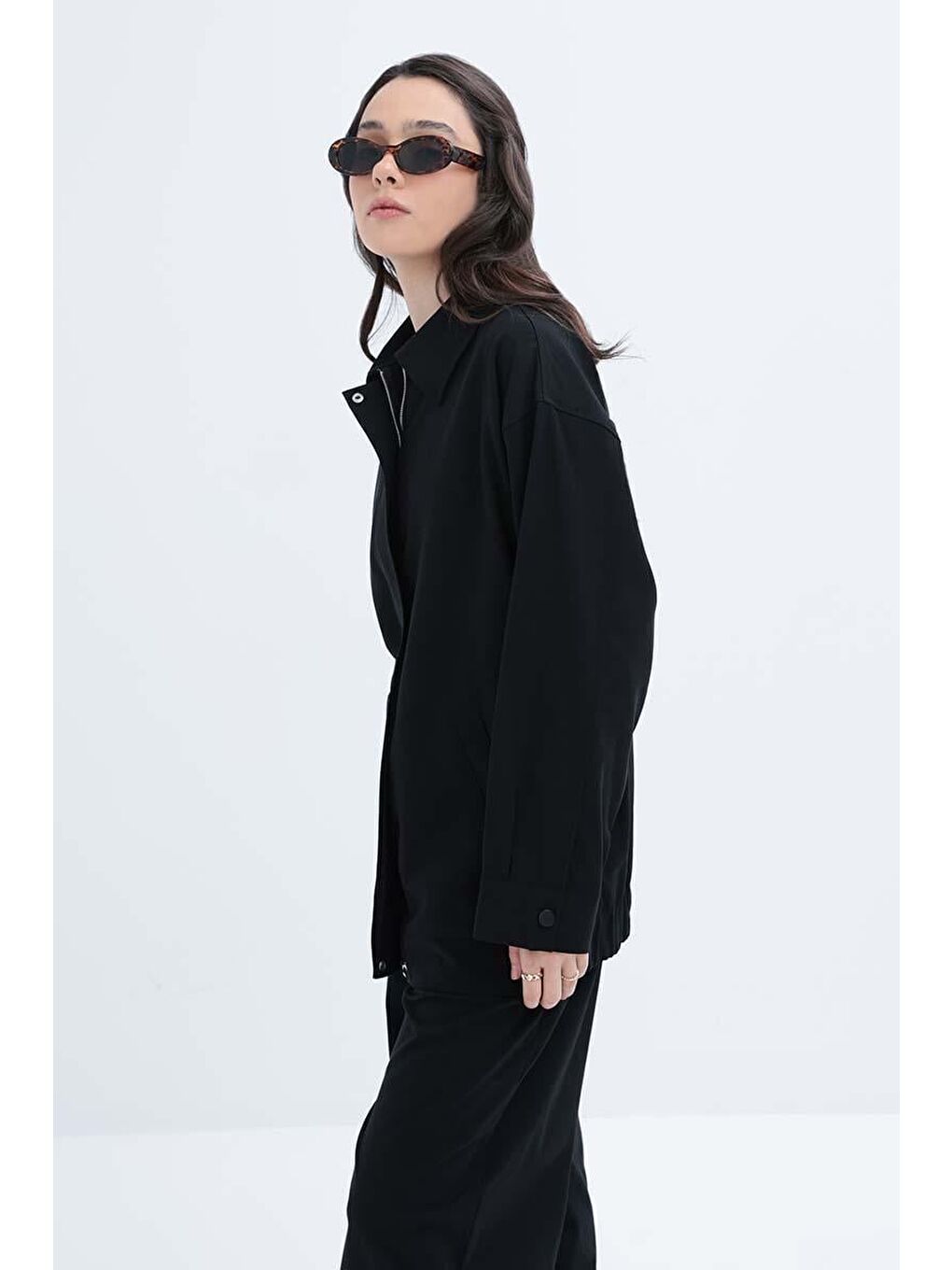 Siyah-Etek Ucu Lastikli Fermuarlı Ceket-4