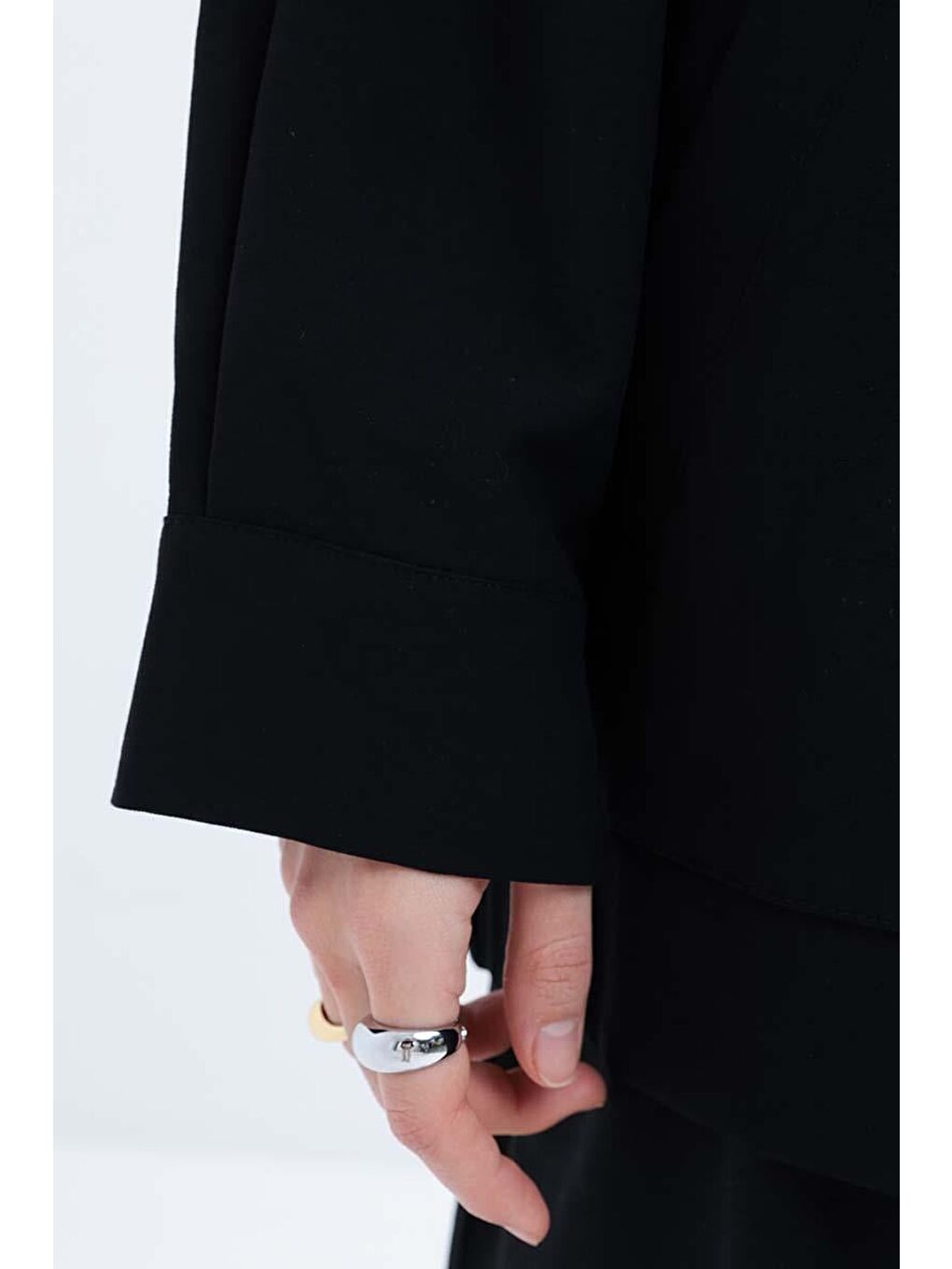 Siyah-Etek Ucu Lastikli Fermuarlı Ceket-5