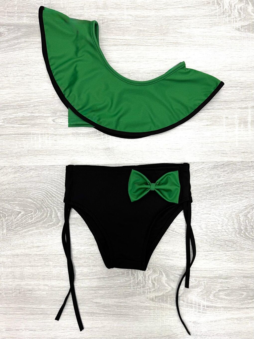 Yeşil Kız Çocuk 2'li Mayo Takımı (Bağcıklı ve Fiyonklu Alt+Tek Kol Üst) Takımı 2-10 Yaş 12230