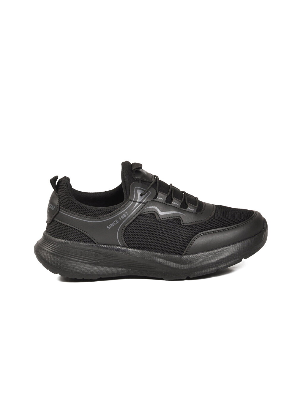 Siyah Fileli Hafif Kadın Spor Ayakkabı 1050 Z