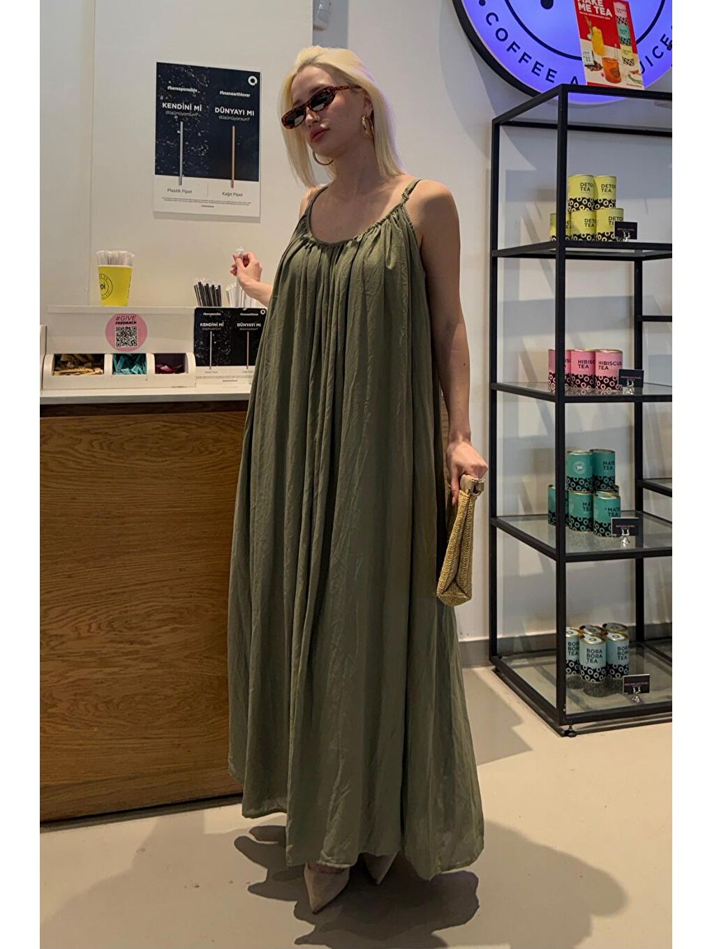 Yeşil Halter Yaka Yırtmaç Detaylı Desenli Uzun Elbise Mg2162