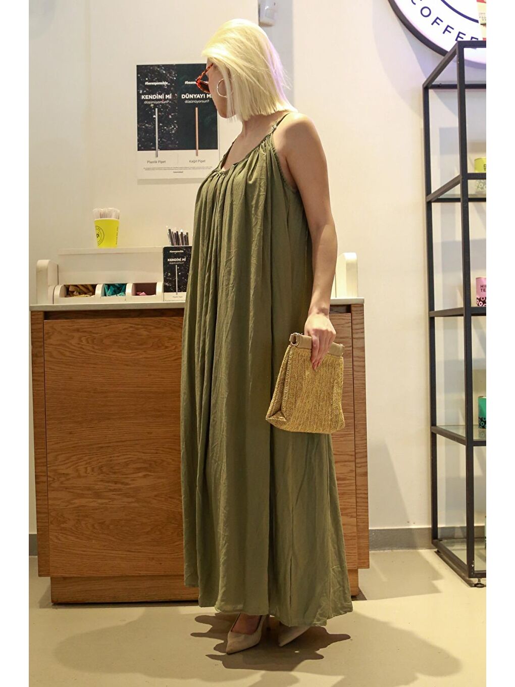 Yeşil Halter Yaka Yırtmaç Detaylı Desenli Uzun Elbise Mg2162-1