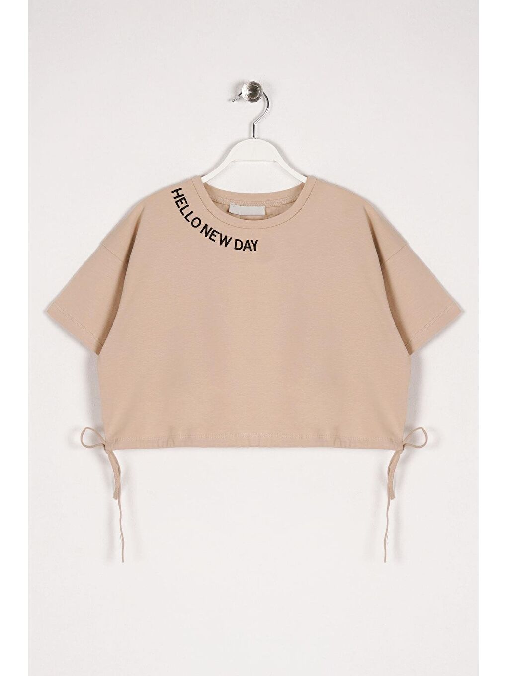 Bisiklet Yaka Kısa Kol Hello New Day Yazılı Bej Renk Kız Çocuk Tshirt