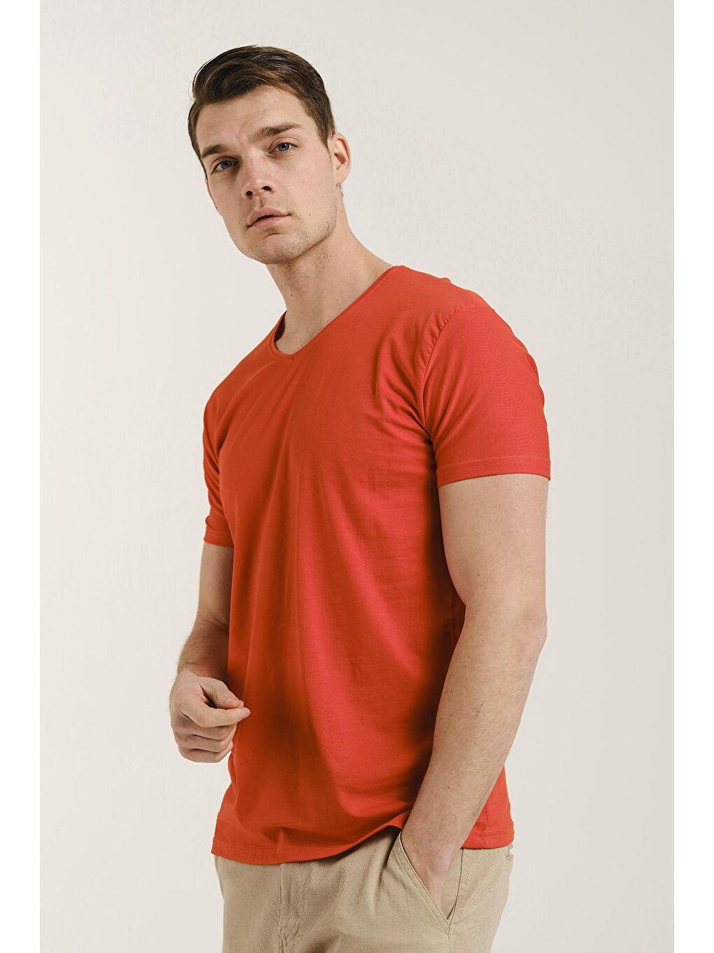 Kırmızı V Yaka Slim Fit Basic Erkek Tişört