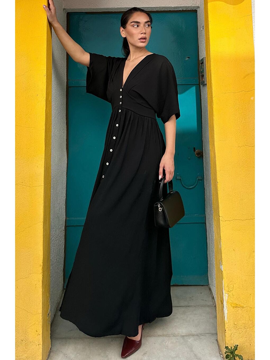 Siyah V Yaka Düğmeli Elbise Mg2339-3