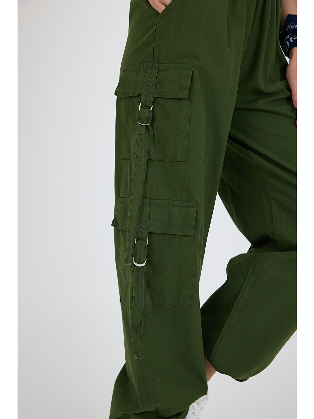Haki Beli Lastikli 3 Cep Tokalı pamuk Kargo Cep Kadın Pantolon 1447-2