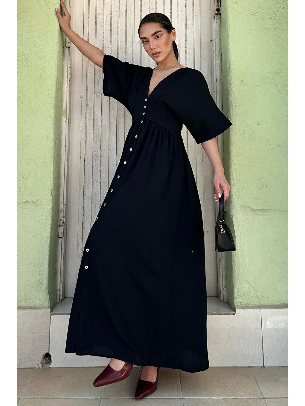 Siyah V Yaka Düğmeli Elbise Mg2339-4