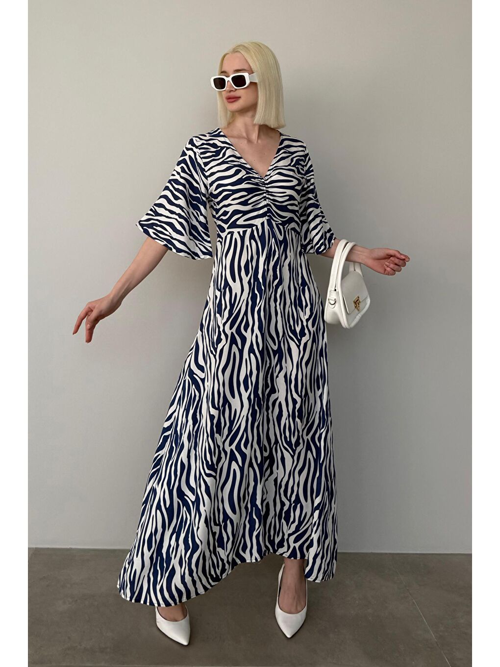 Lacivert Zebra Desenli V Yaka Yarım Kollu Elbise Mg2394