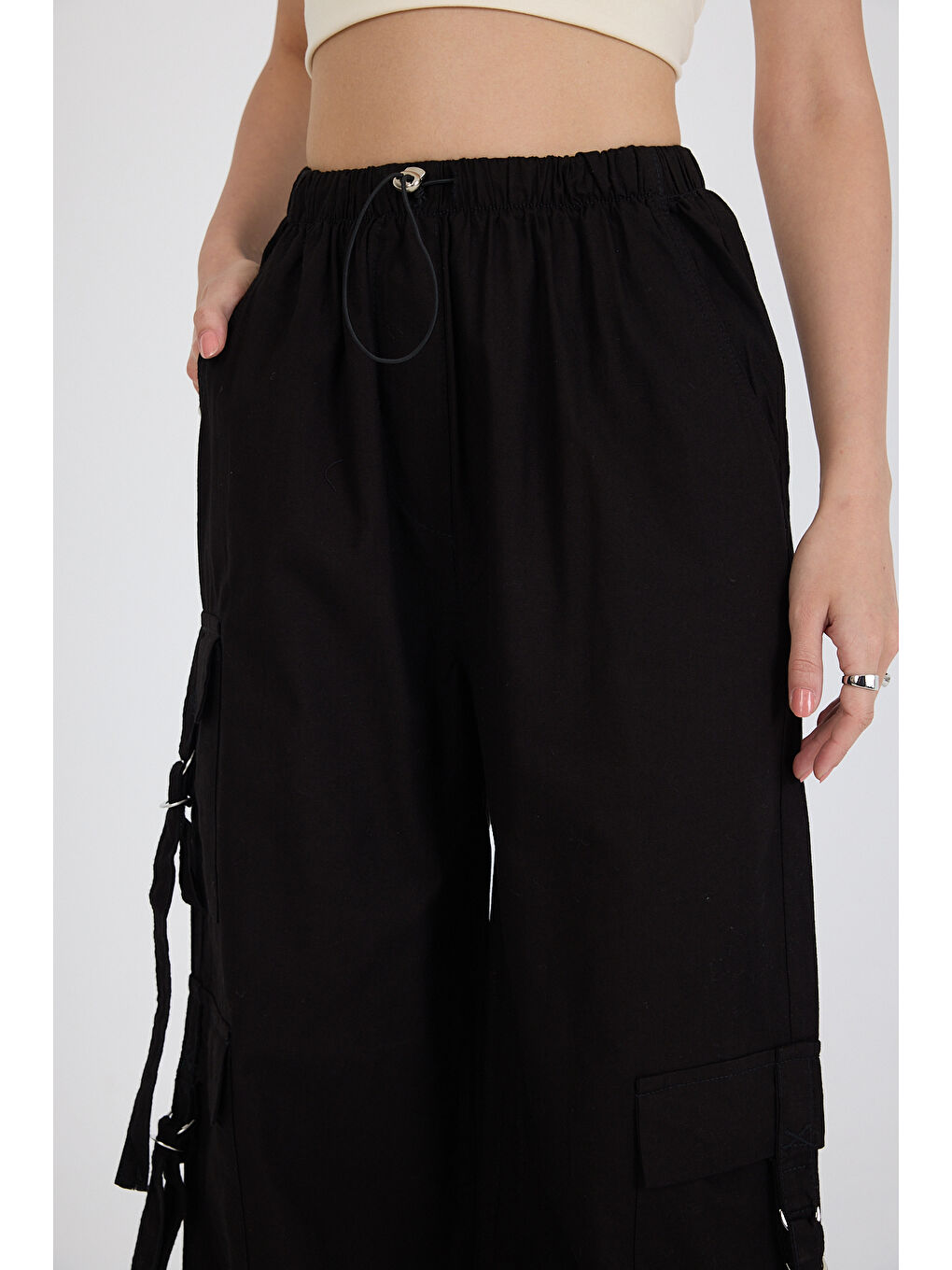 Siyah Beli Lastikli 3 Cep Tokalı %100 pamuk Kargo Cep Kadın Pantolon 1447-2