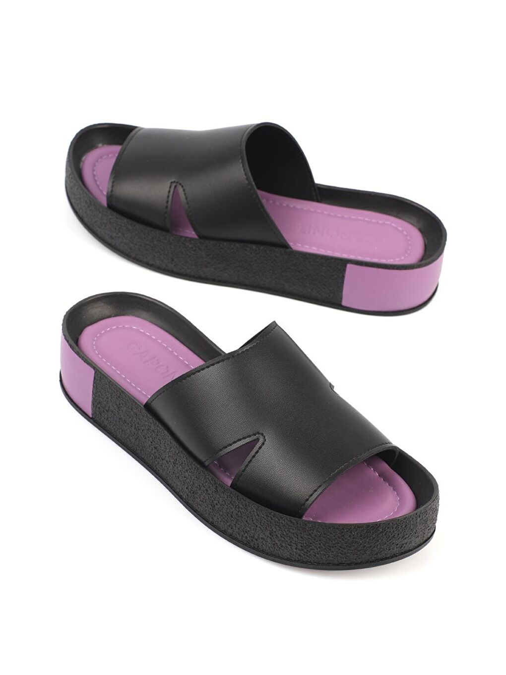 Siyah Yan Dekolteli Tek Bantlı Renkli Detaylı Dolgu Topuk Kadın Terlik-2