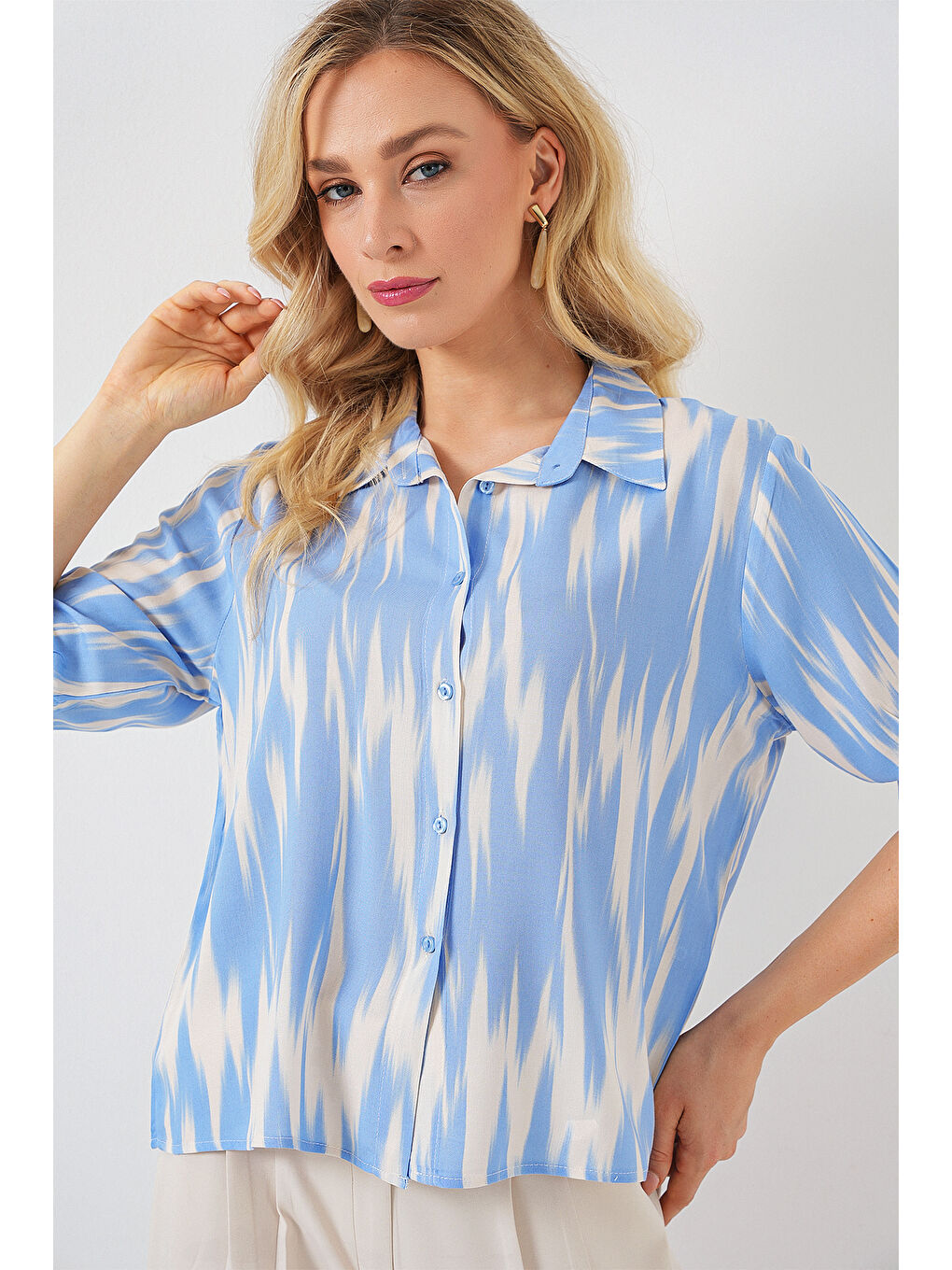 Kadın Desenli Kısa Kol Crop Gömlek 20337 - Mavi-3