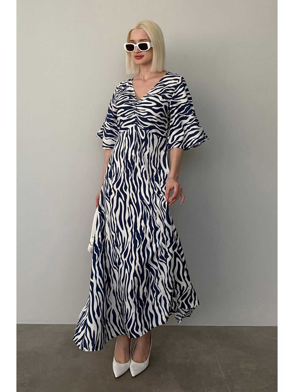 Lacivert Zebra Desenli V Yaka Yarım Kollu Elbise Mg2394-1