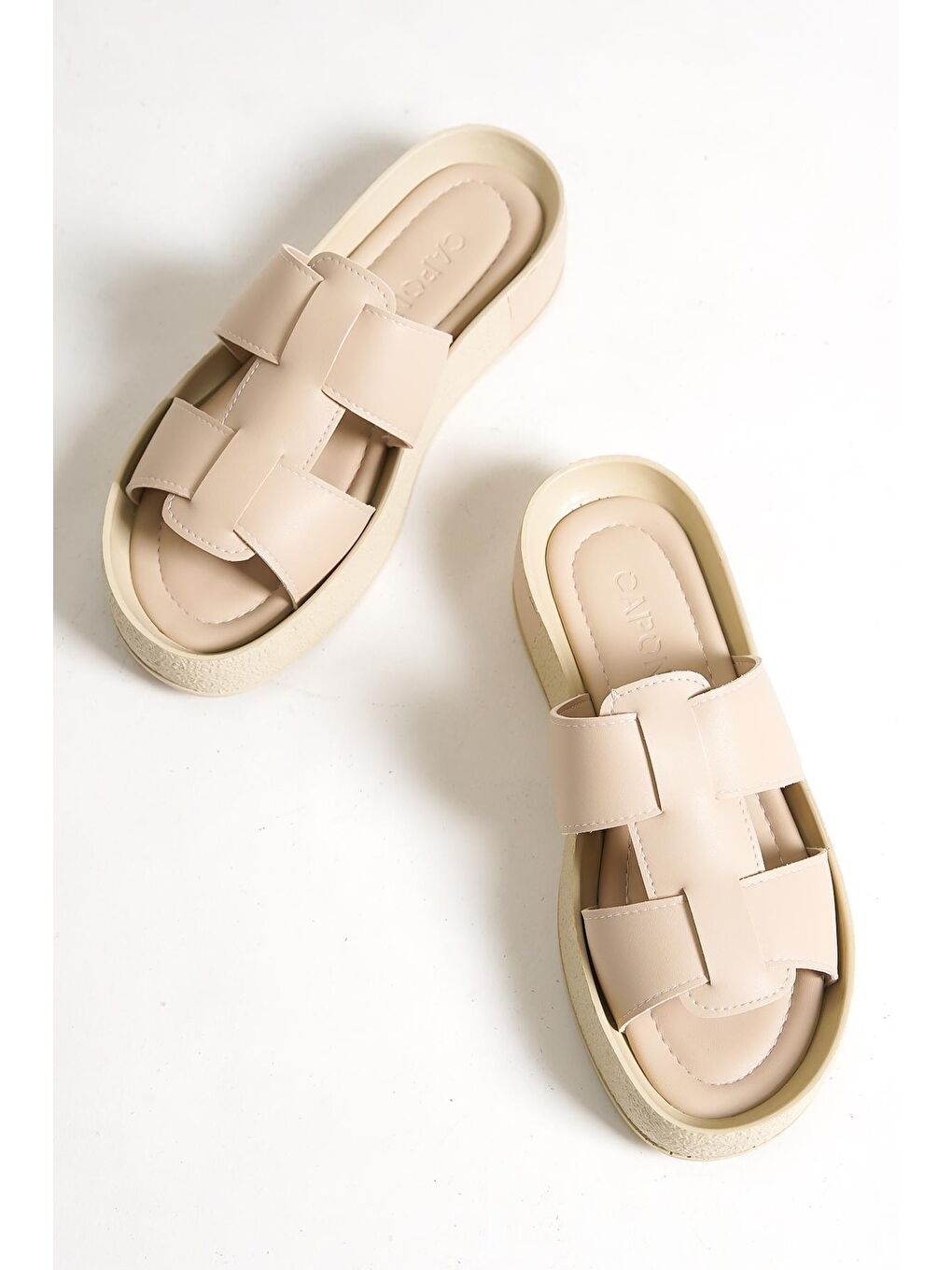 Bej Gladyatör Çift Bant Renkli Detaylı Dolgu Topuk Kadın Terlik