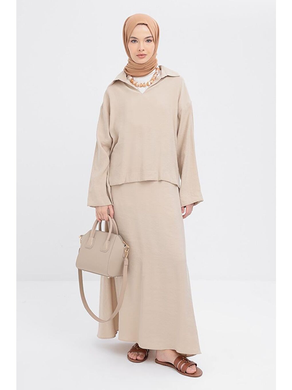 Bej-V Yakalı Modal Etekli Takım-1
