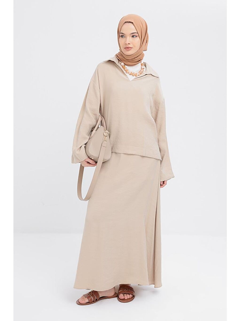Bej-V Yakalı Modal Etekli Takım-4