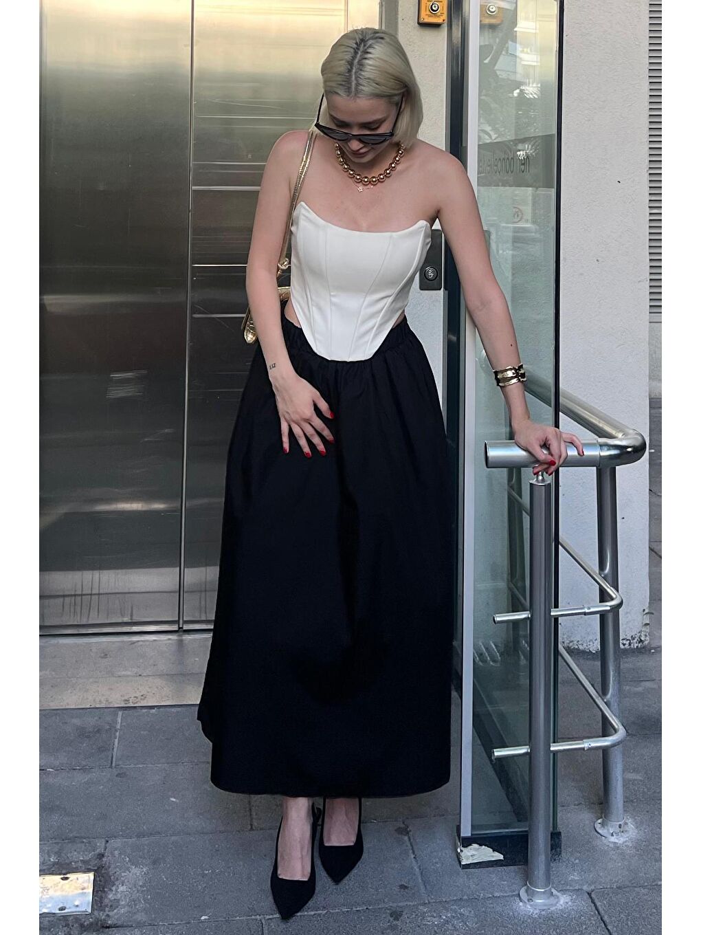 Siyah Basic Beli Lastikli Astarlı Cep Detaylı Midi Etek Mg2154-1