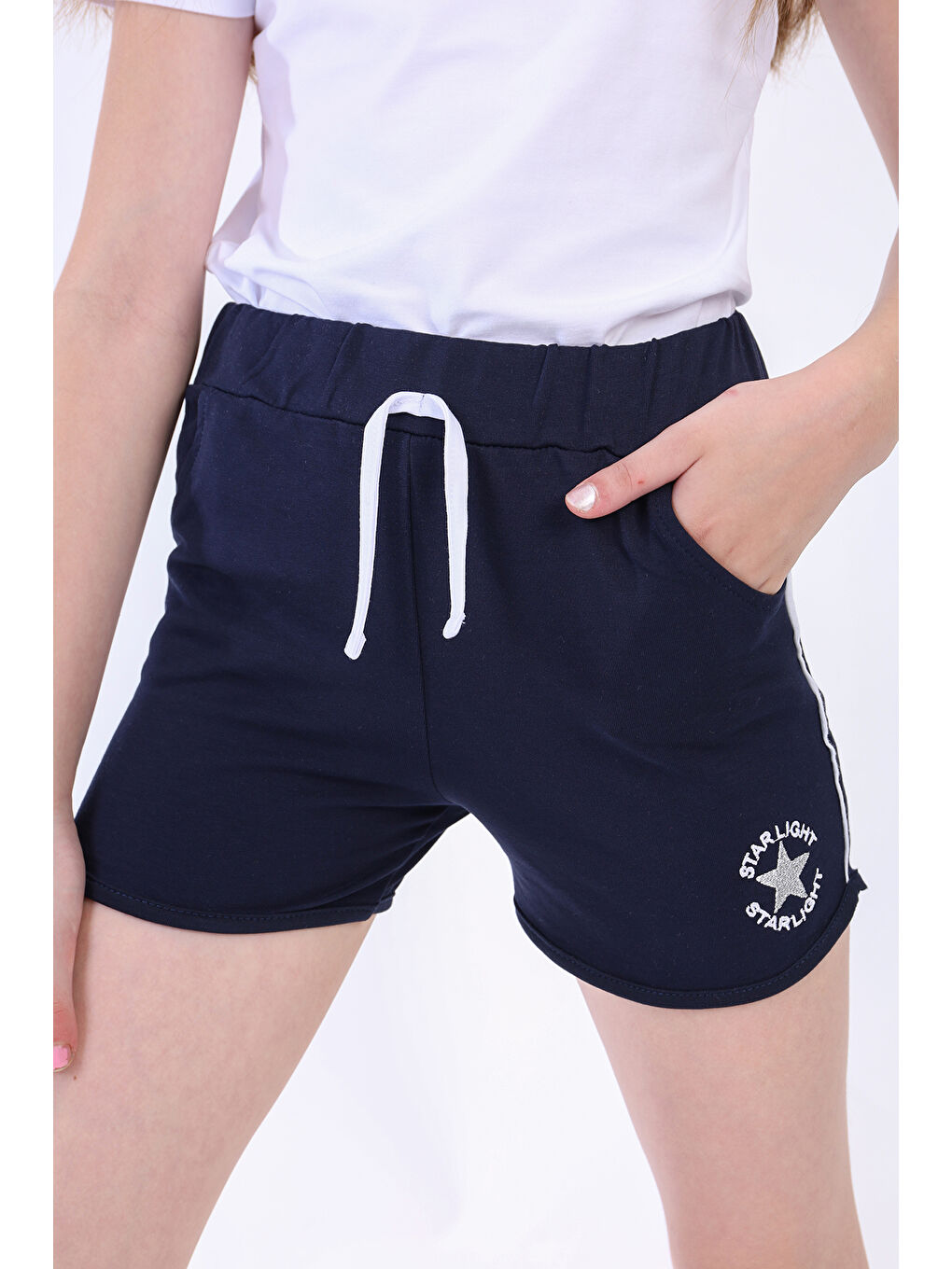 Lacivert Kız Çocuk Yıldız Arma Nakışlı Şort-4