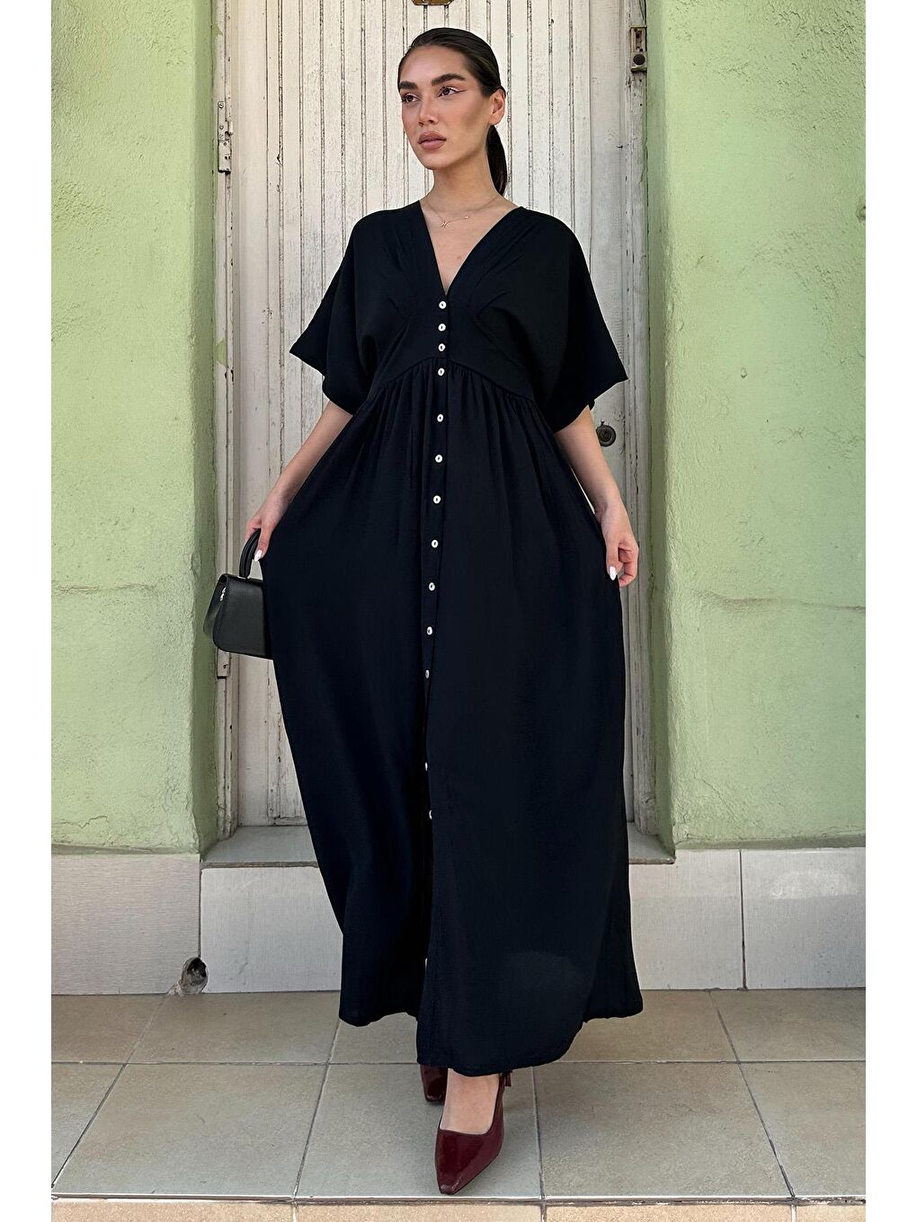 Siyah V Yaka Düğmeli Elbise Mg2339-7