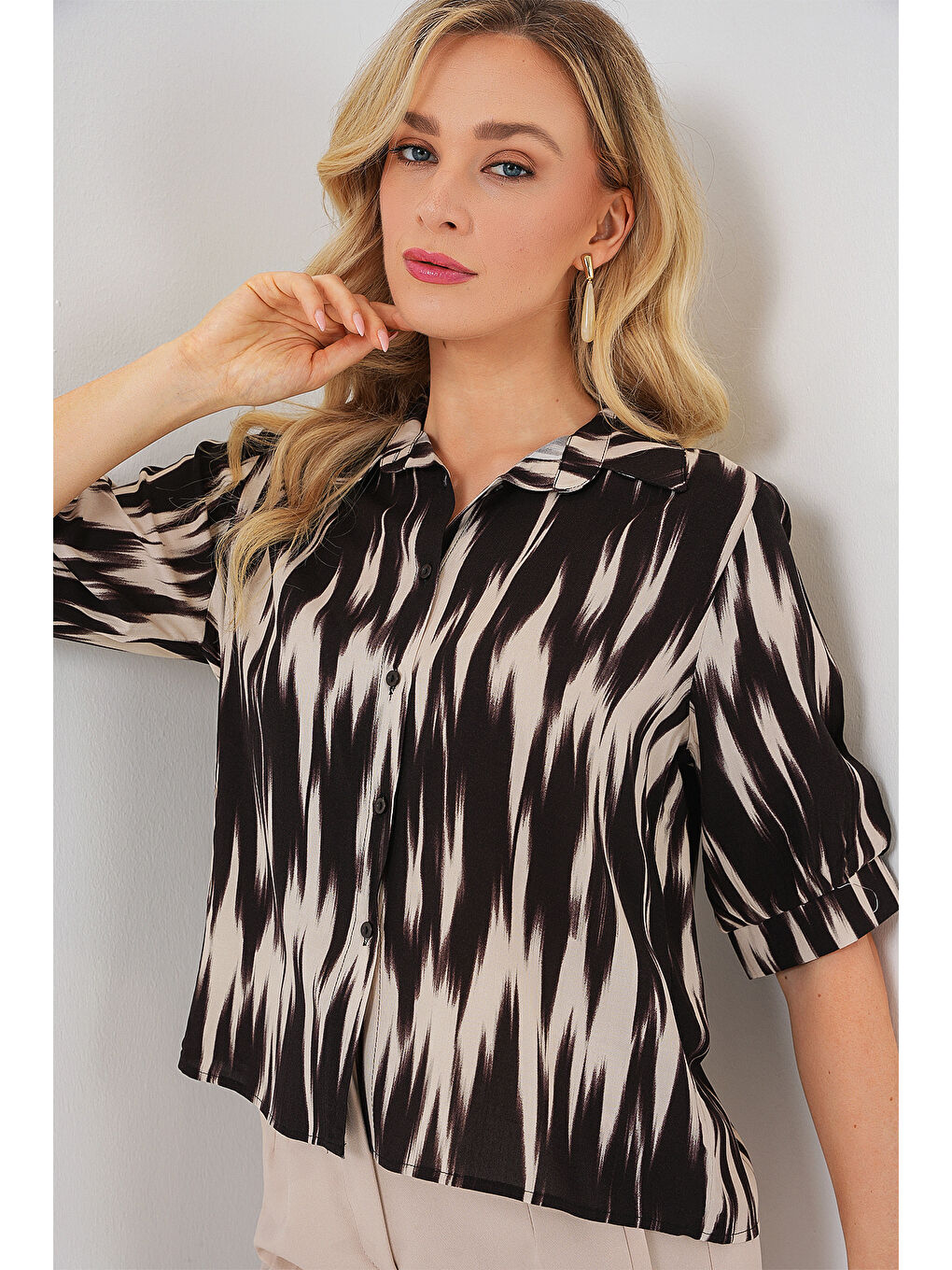 Kadın Desenli Kısa Kol Crop Gömlek 20337 - Siyah-3