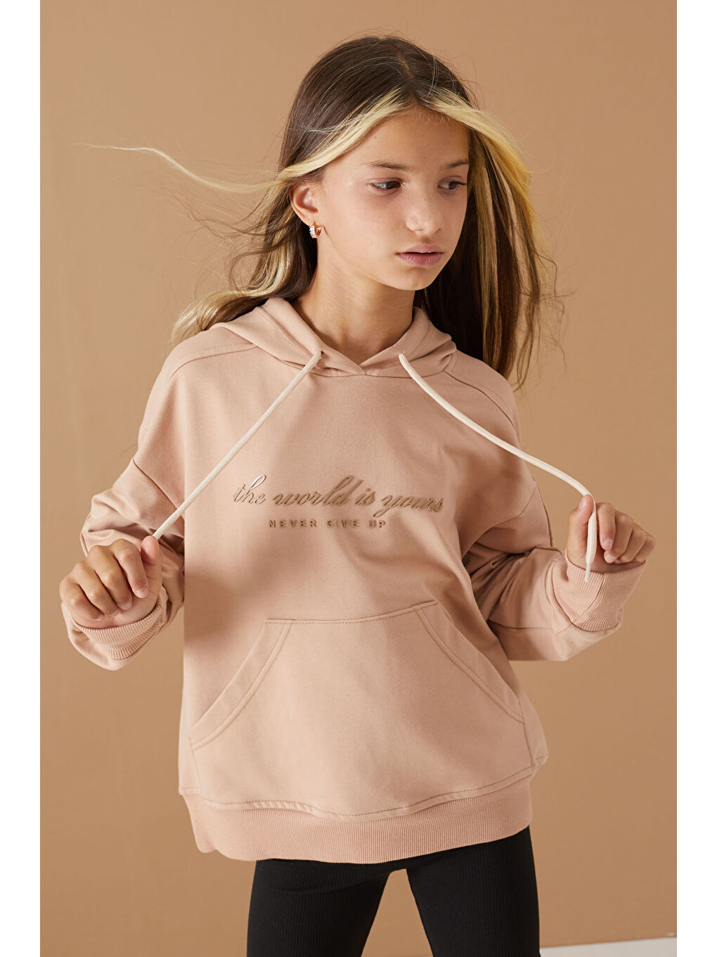 Cansın Mini Krem Göğüs Yazılı Kanguru Cepli Kapüşonlu Kız Çocuk Sweatshirt 19337 - 4