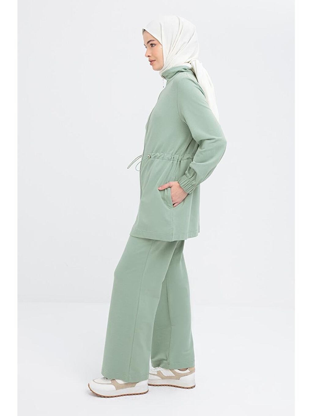 Yeşil Defne-Belden Büzgülü Fermuarlı Eşofman Takımı-2