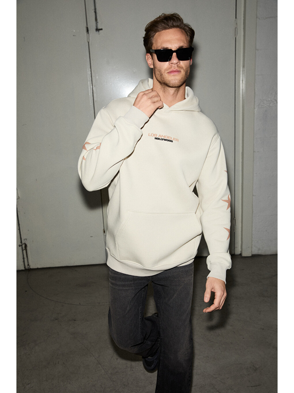 Bej Tuxon Erkek Yumuşacık İçi Polarlı Baskı Detaylı Kangru Cepli Regular Taş Sweatshirt-5