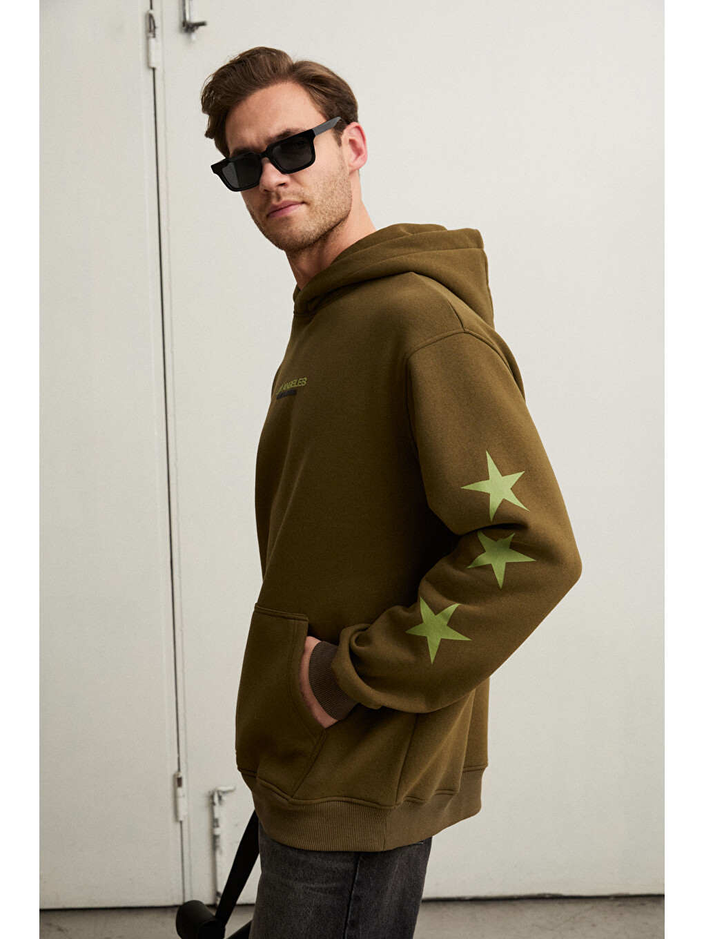 Tuxon Erkek Yumuşacık İçi Polarlı Baskı Detaylı Kangru Cepli Regular Haki Sweatshirt-3