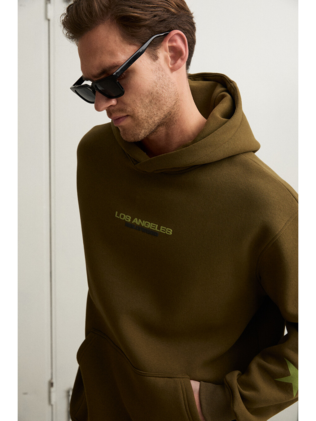 Tuxon Erkek Yumuşacık İçi Polarlı Baskı Detaylı Kangru Cepli Regular Haki Sweatshirt-6