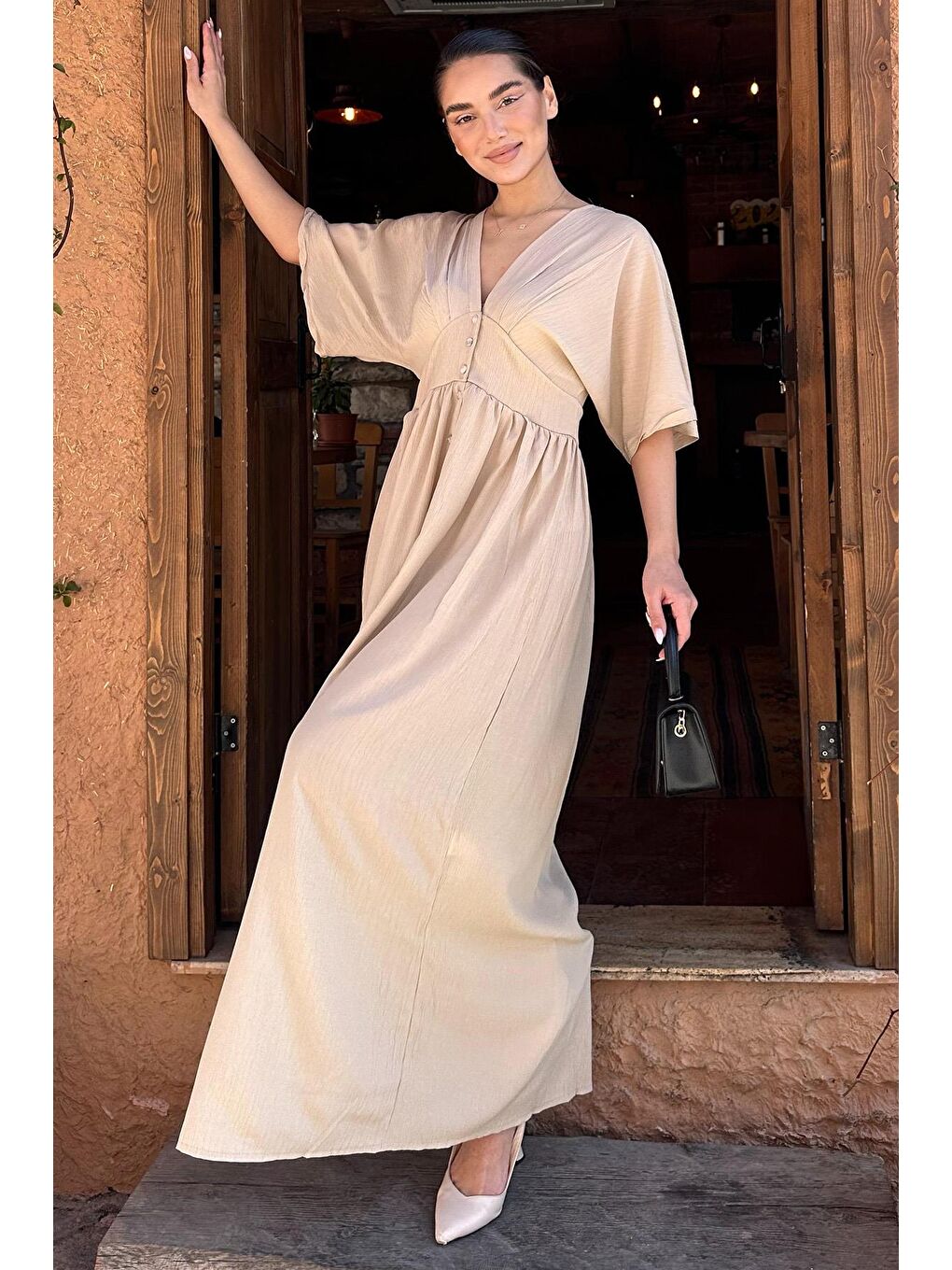 Bej V Yaka Düğmeli Elbise Mg2339-1