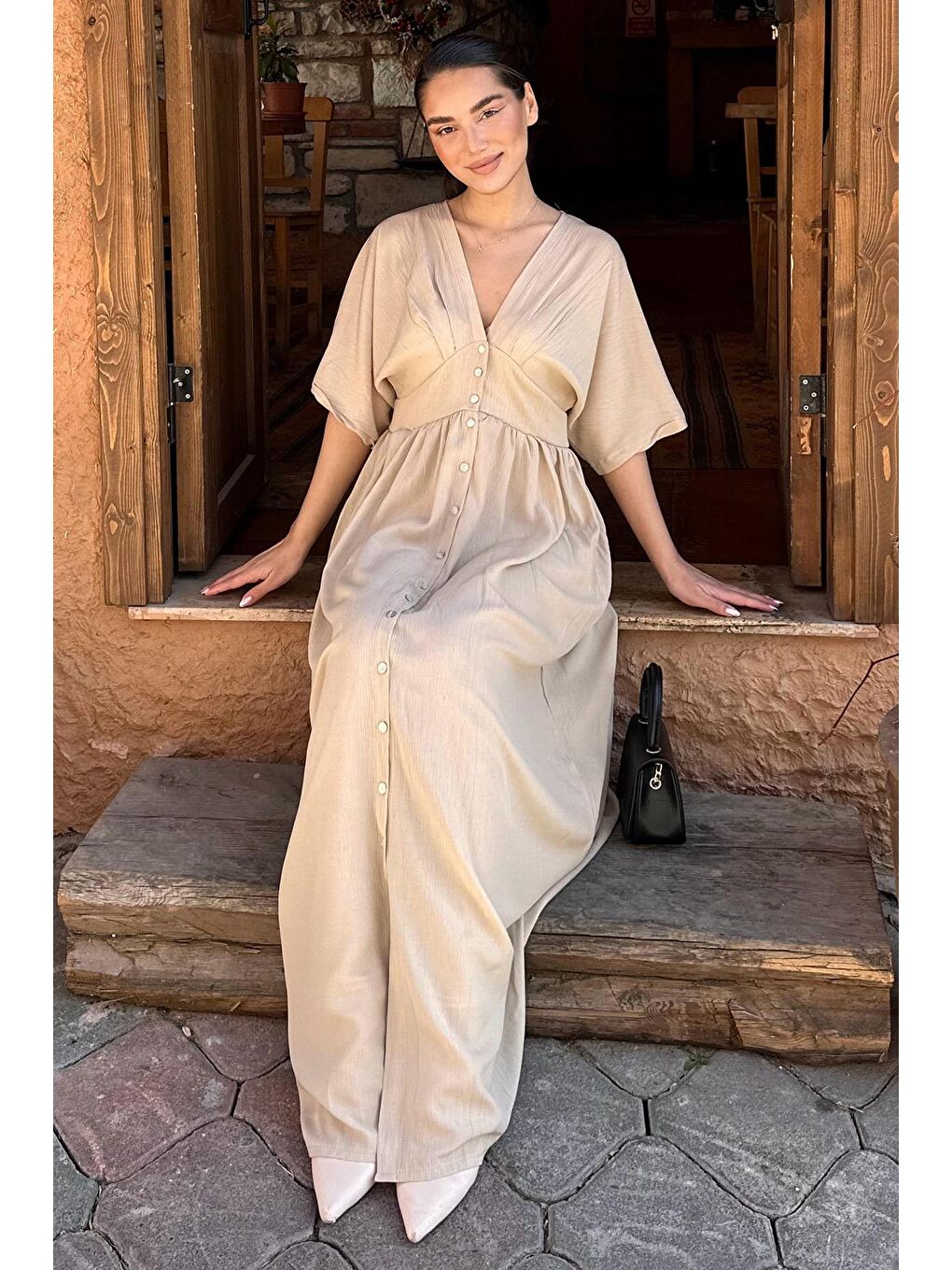Bej V Yaka Düğmeli Elbise Mg2339-2