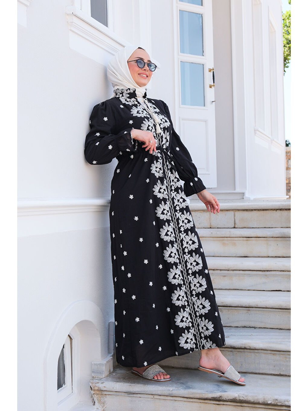 Çiçek Nakış Detay Elbise Siyah-2